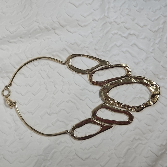 GOLDTONE NECKLACE / BIG ASYMMETRICAL DESIGN 16" - Picture 6 of 8